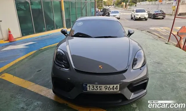 Porsche 718, 2023, 10 689 км