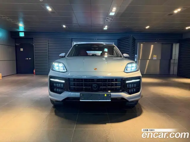 Porsche Cayenne, 2026, 20 км