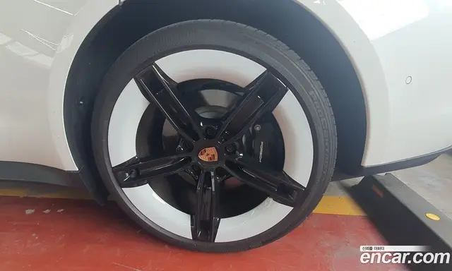 Porsche Taycan 2025 автомат (гидро), миниатюра 5