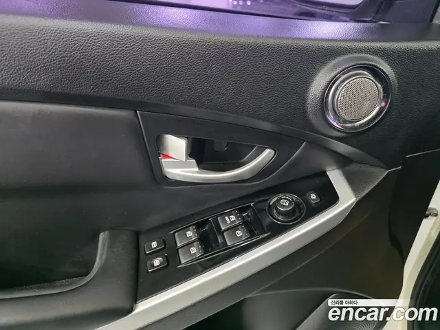 SsangYong Korando 2015 2.2 автомат (гидро), миниатюра 11