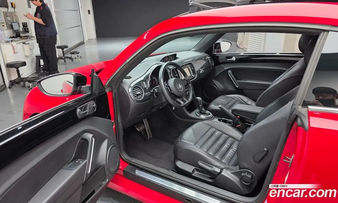 Volkswagen Beatle 2012 2.0 автомат (гидро), фото 10 Volkswagen Beatle 2012 2.0 автомат (гидро), фото 10