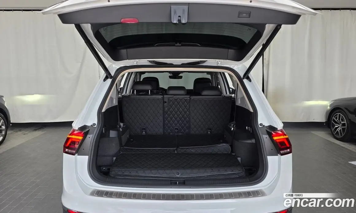 Volkswagen Tiguan 2023 2.0 автомат (гидро), фото 20 Volkswagen Tiguan 2023 2.0 автомат (гидро), фото 20