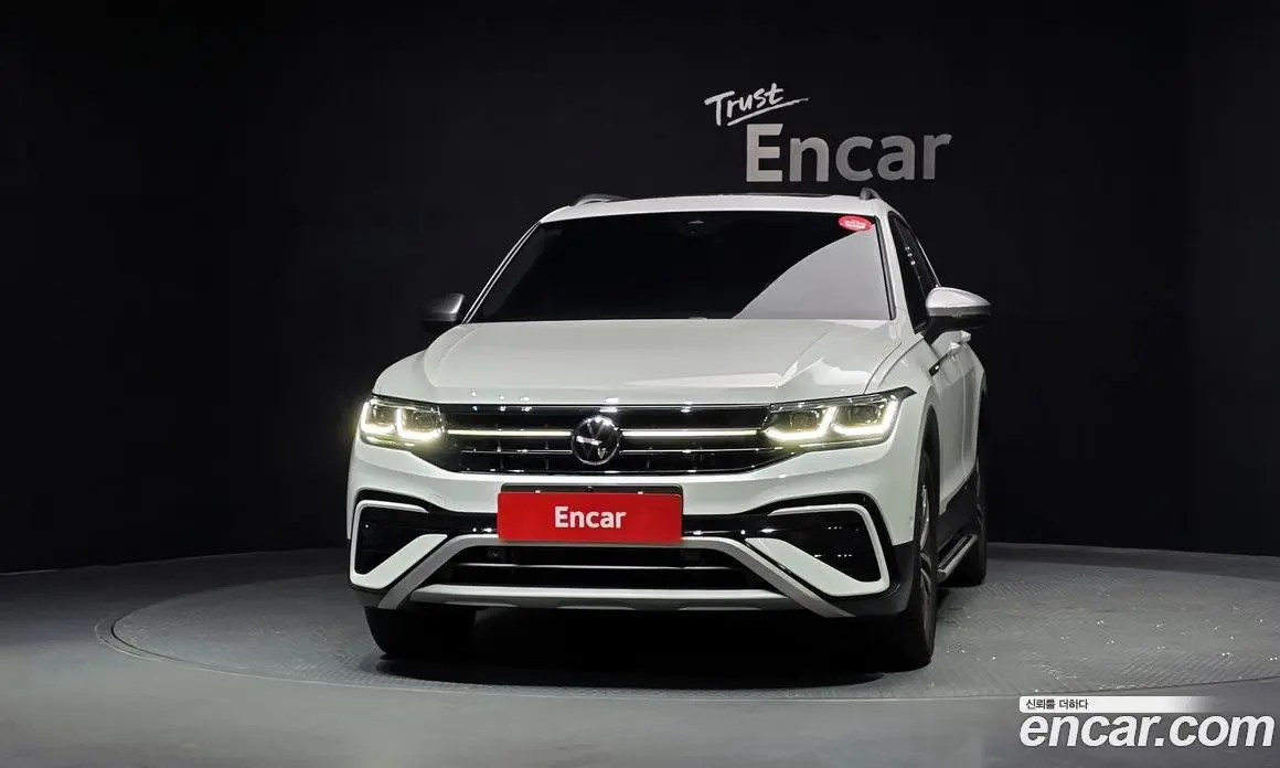 Volkswagen Tiguan 2023 2.0 автомат (гидро), фото 3 Volkswagen Tiguan 2023 2.0 автомат (гидро), фото 3