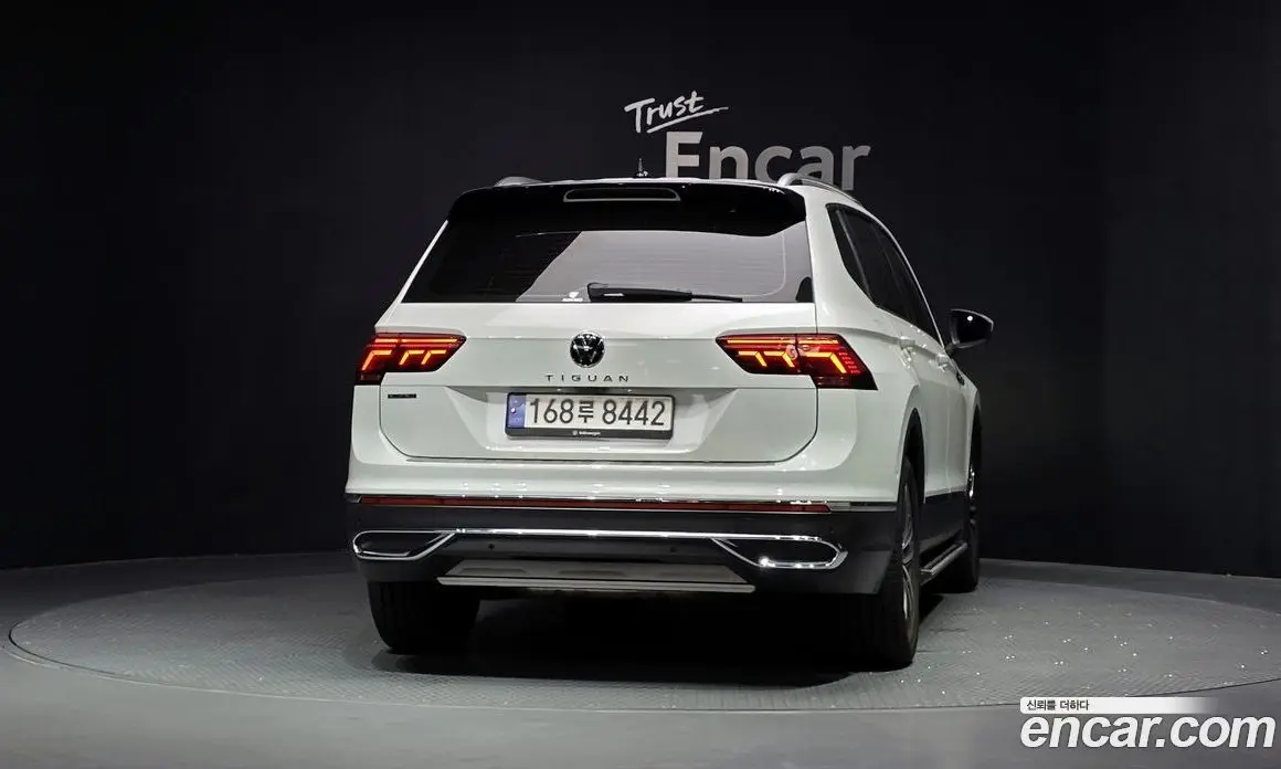 Volkswagen Tiguan 2023 2.0 автомат (гидро), фото 4 Volkswagen Tiguan 2023 2.0 автомат (гидро), фото 4