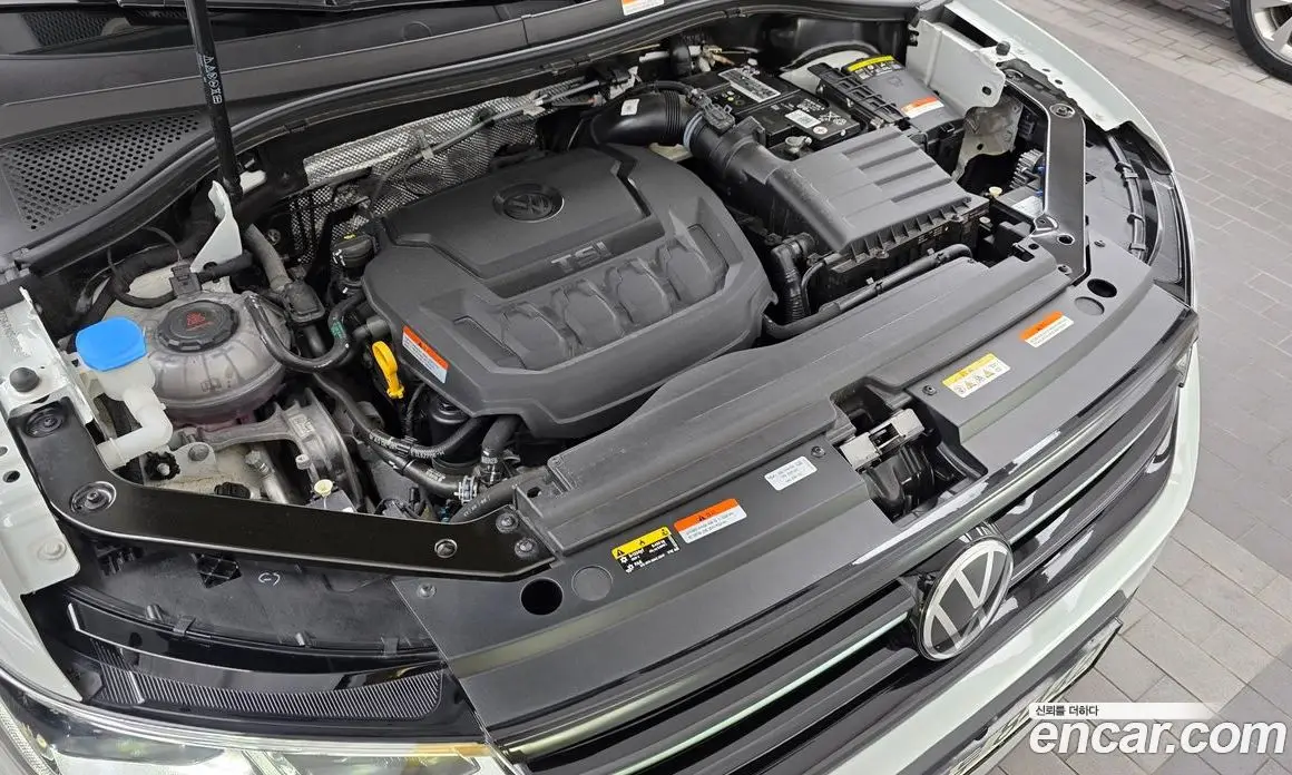 Volkswagen Tiguan 2023 2.0 автомат (гидро), фото 6 Volkswagen Tiguan 2023 2.0 автомат (гидро), фото 6