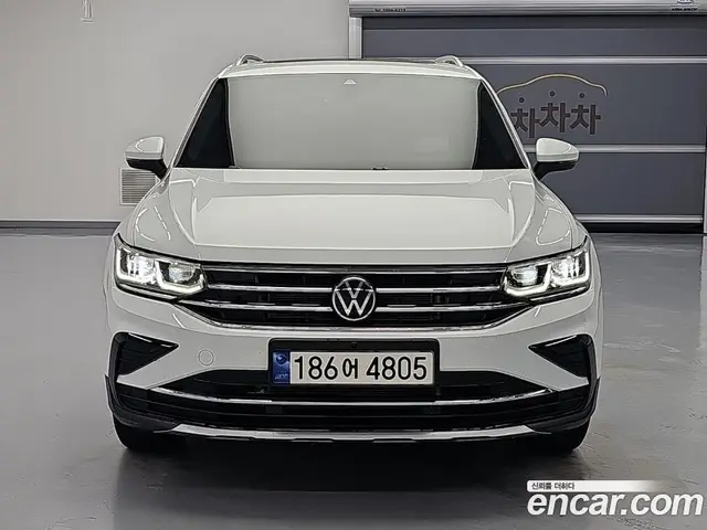 Volkswagen Tiguan 2023 2.0 автомат (гидро), миниатюра 2