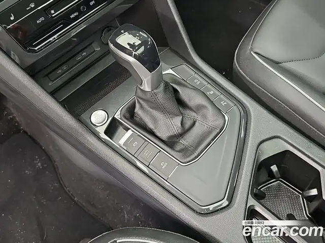 Volkswagen Tiguan 2023 2.0 автомат (гидро), миниатюра 11
