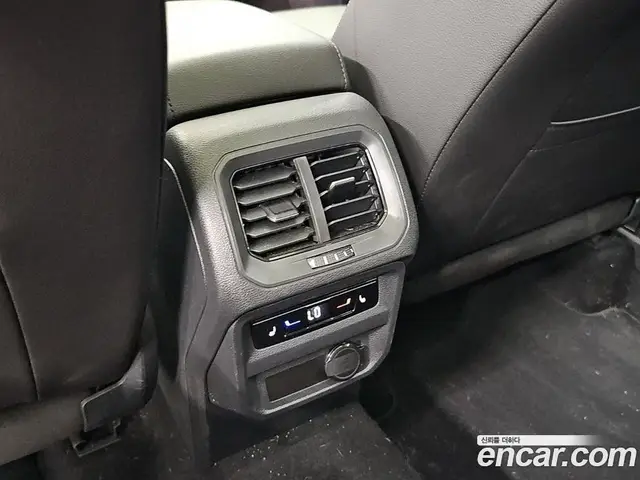 Volkswagen Tiguan 2023 2.0 автомат (гидро), миниатюра 12