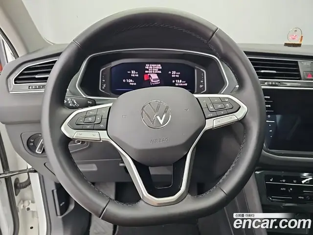Volkswagen Tiguan 2023 2.0 автомат (гидро), миниатюра 5