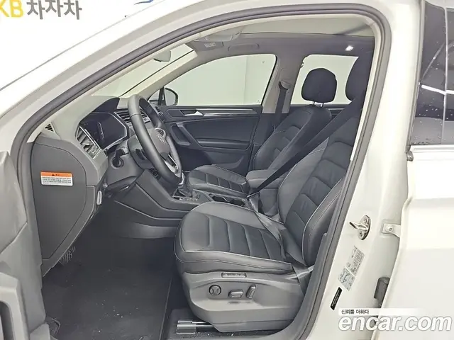 Volkswagen Tiguan 2023 2.0 автомат (гидро), миниатюра 9