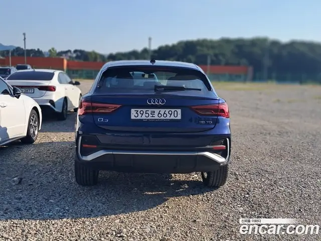 Audi Q3 2024 2.0 автомат (гидро), миниатюра 2