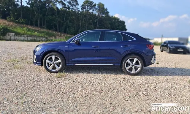 Audi Q3 2024 2.0 автомат (гидро), миниатюра 8