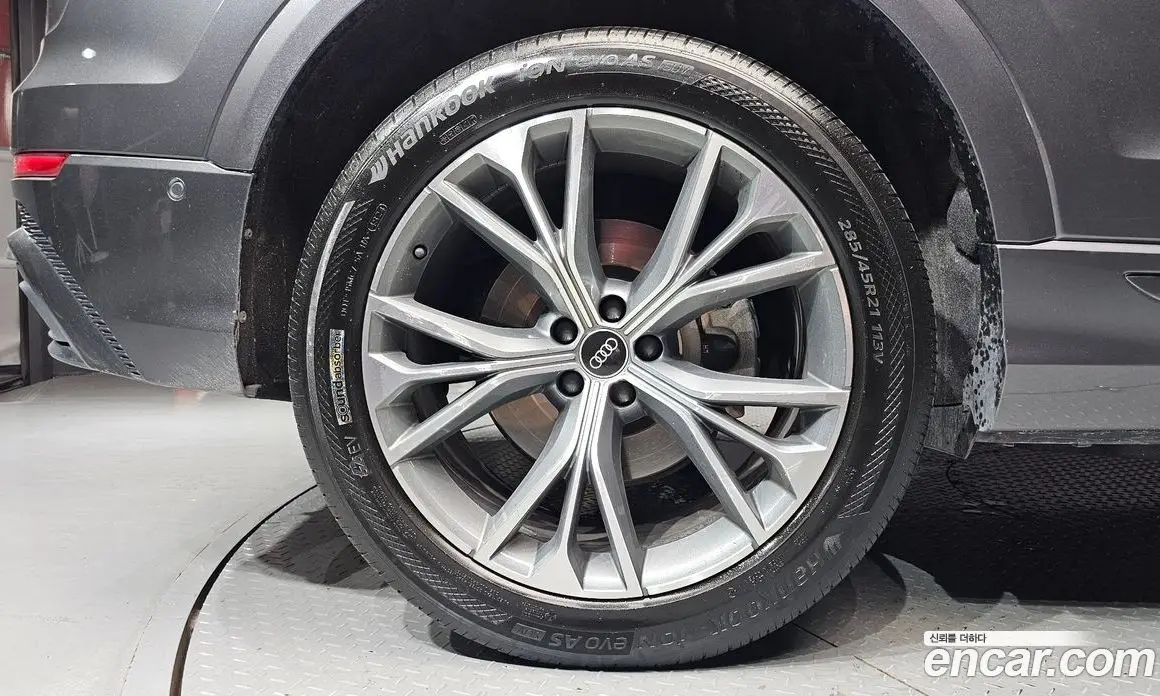 Audi Q8 2021 3.0 автомат (гидро), фото 5 Audi Q8 2021 3.0 автомат (гидро), фото 5