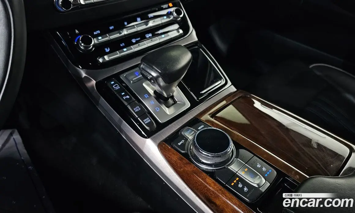 Genesis EQ900 2016 3.8 автомат (гидро), фото 9 Genesis EQ900 2016 3.8 автомат (гидро), фото 9