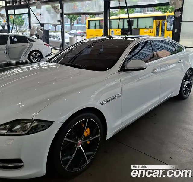 Jaguar XJ, 2011, 238 000 км