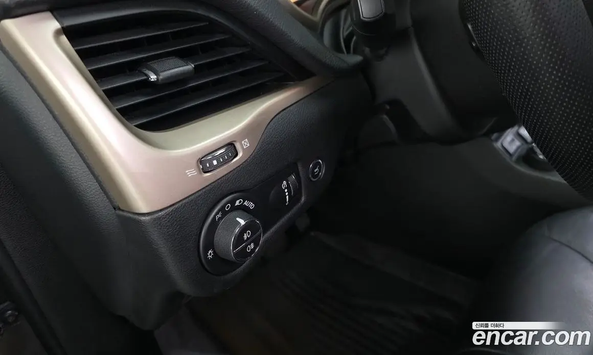 Jeep Cherokee 2015 2.0 автомат (гидро), фото 13