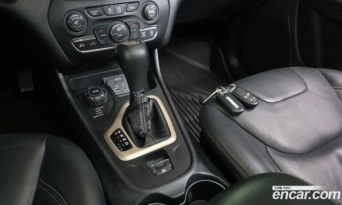 Jeep Cherokee 2015 2.0 автомат (гидро), фото 9