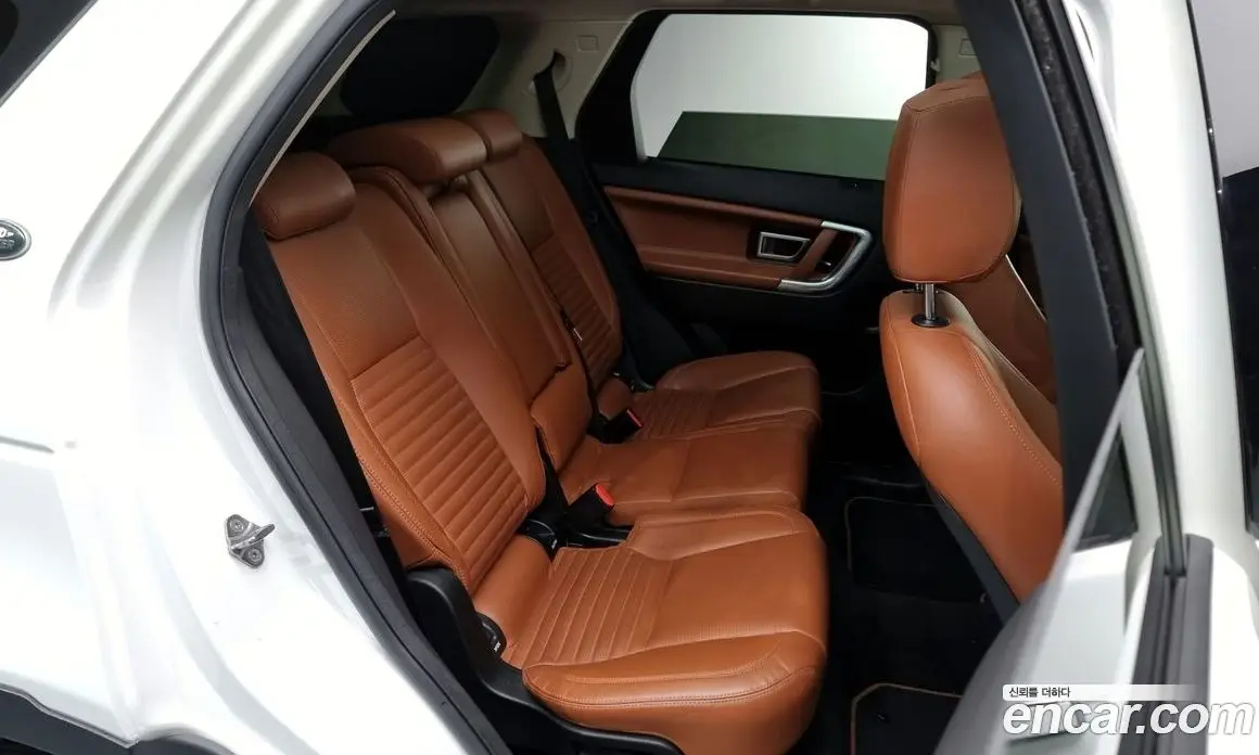 Land Rover Discovery Sport 2016 2.0 автомат (гидро), фото 12
