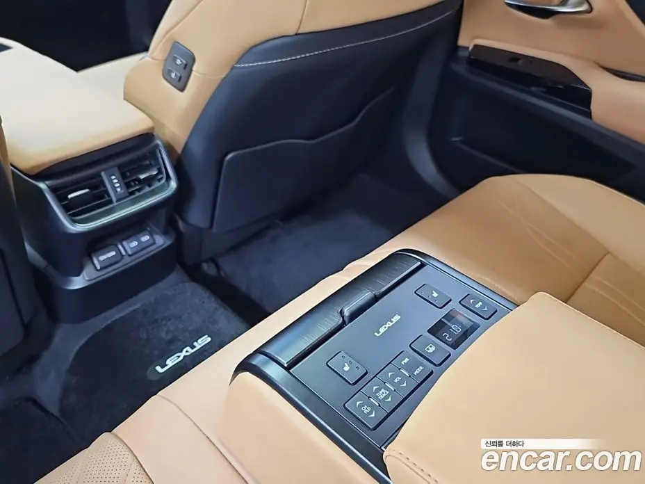 Lexus ES 2024 2.5 автомат (гидро), фото 13