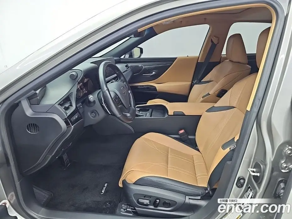 Lexus ES 2024 2.5 автомат (гидро), фото 14