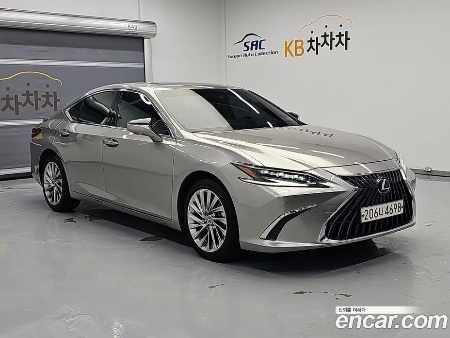 Lexus ES 2024 2.5 автомат (гидро), фото 3