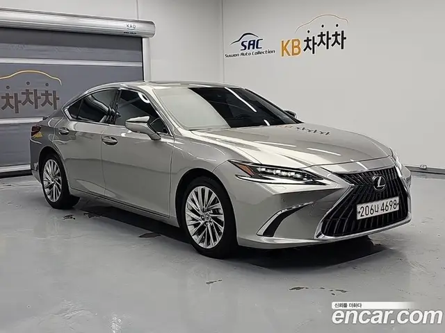 Lexus ES 2024 2.5 автомат (гидро), миниатюра 3