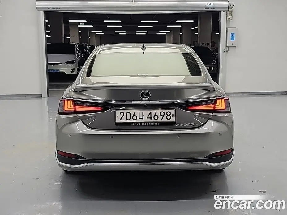 Lexus ES 2024 2.5 автомат (гидро), фото 4