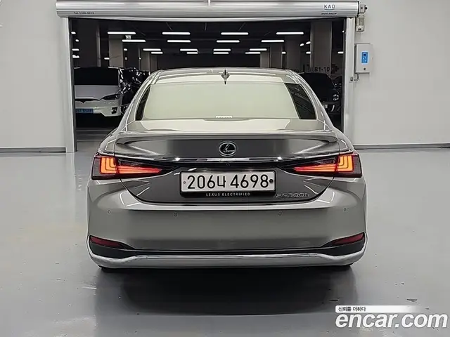 Lexus ES 2024 2.5 автомат (гидро), миниатюра 4