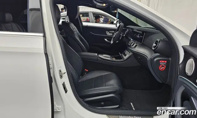 Mercedes-Benz E-Class 2023 1.9 автомат (гидро), миниатюра 11