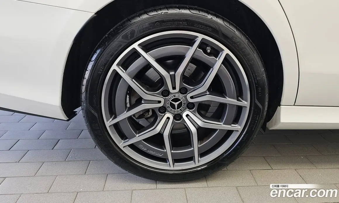 Mercedes-Benz E-Class 2023 1.9 автомат (гидро), фото 5