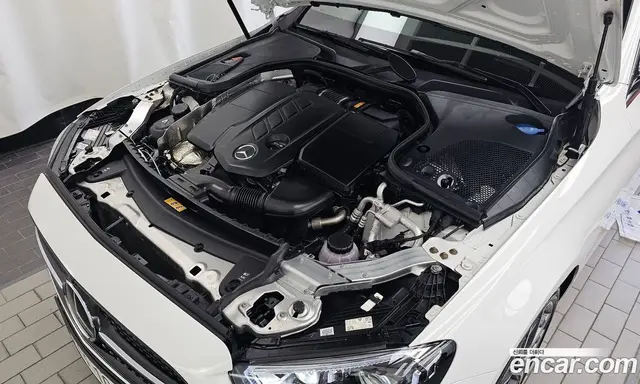 Mercedes-Benz E-Class 2023 1.9 автомат (гидро), миниатюра 6