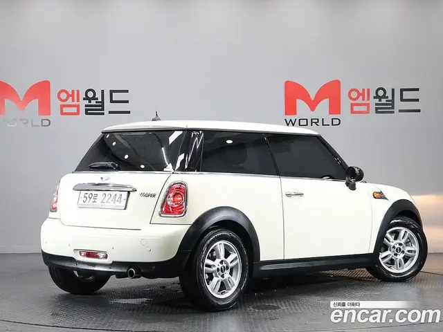 Mini Cooper 2011 1.6 автомат (гидро), миниатюра 4 Mini Cooper 2011 1.6 автомат (гидро), миниатюра 4