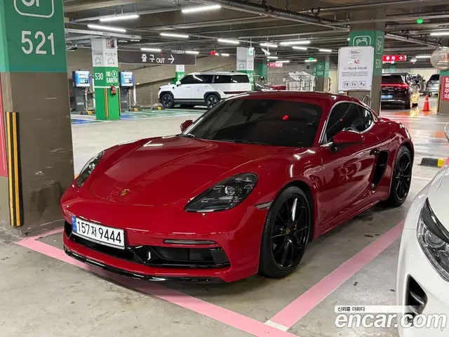 Porsche 718, 2022, 24 713 км