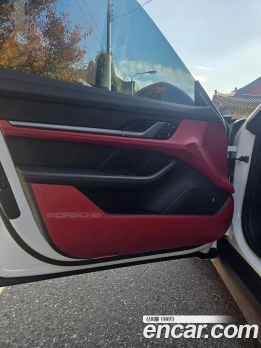 Porsche Taycan 2025 автомат (гидро), миниатюра 12