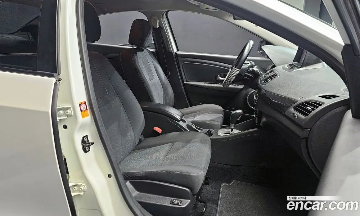 Renault (Samsung) SM3 2013 1.6 автомат (гидро), фото 10 Renault (Samsung) SM3 2013 1.6 автомат (гидро), фото 10