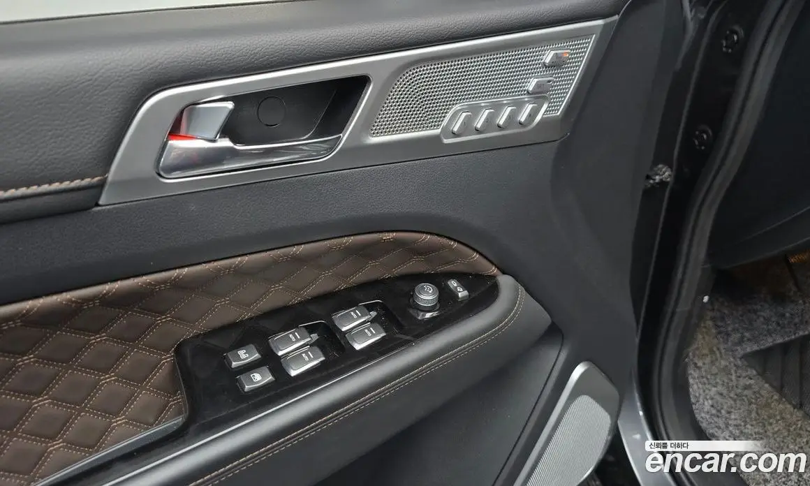 SsangYong Rexton 2023 2.2 автомат (гидро), фото 17