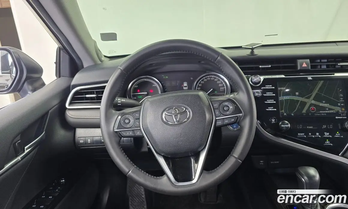 Toyota Camry 2017 2.5 автомат (гидро), фото 13