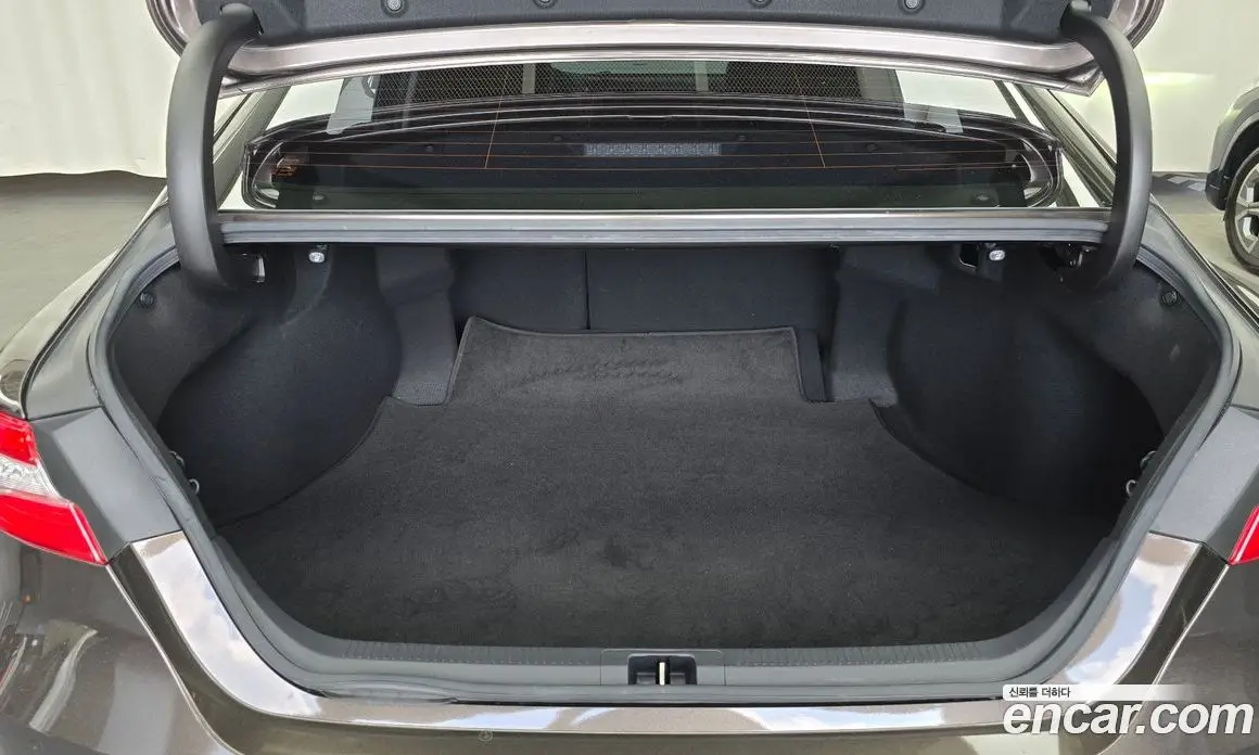 Toyota Camry 2017 2.5 автомат (гидро), фото 20