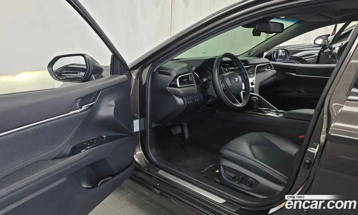 Toyota Camry 2017 2.5 автомат (гидро), фото 10
