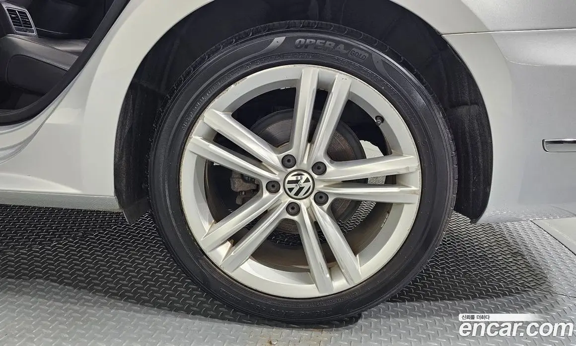 Volkswagen Passat 2013 2.0 автомат (гидро), фото 5 Volkswagen Passat 2013 2.0 автомат (гидро), фото 5