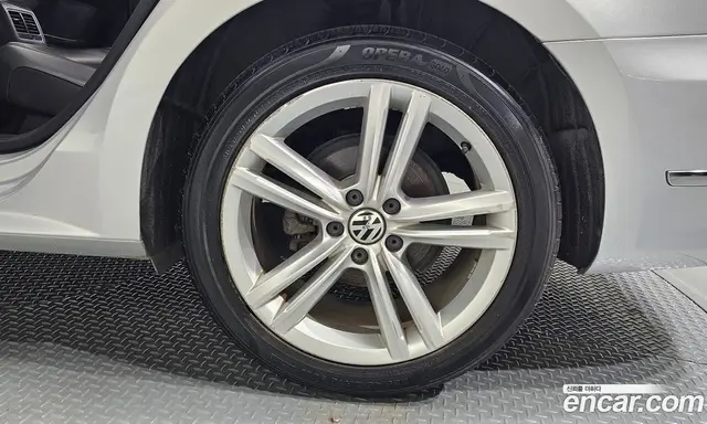 Volkswagen Passat 2013 2.0 автомат (гидро), миниатюра 5 Volkswagen Passat 2013 2.0 автомат (гидро), миниатюра 5
