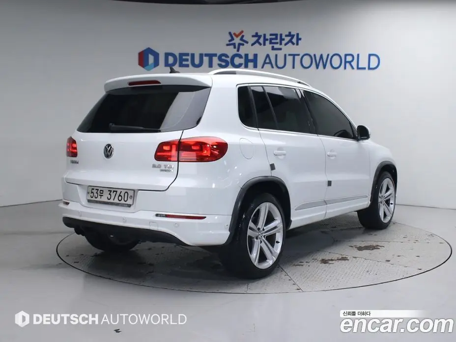 Volkswagen Tiguan 2015 2.0 автомат (гидро), фото 2 Volkswagen Tiguan 2015 2.0 автомат (гидро), фото 2
