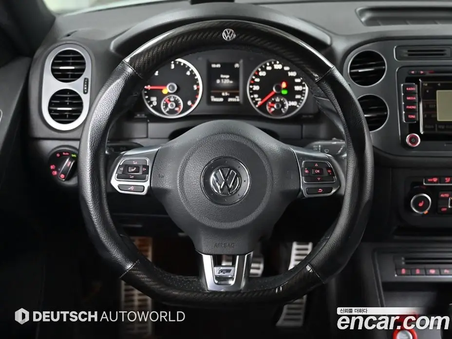 Volkswagen Tiguan 2015 2.0 автомат (гидро), фото 13 Volkswagen Tiguan 2015 2.0 автомат (гидро), фото 13