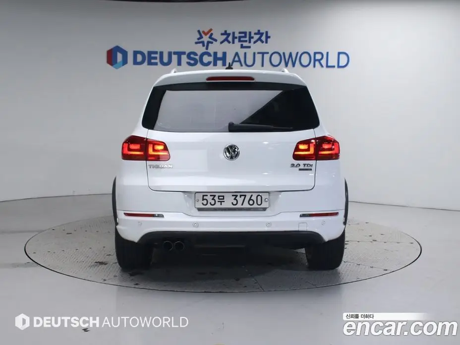 Volkswagen Tiguan 2015 2.0 автомат (гидро), фото 4 Volkswagen Tiguan 2015 2.0 автомат (гидро), фото 4