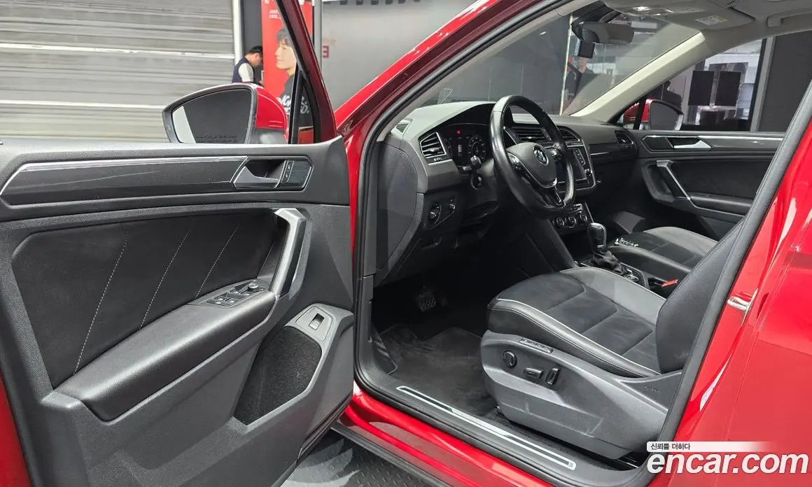 Volkswagen Tiguan 2017 2.0 автомат (гидро), фото 10
