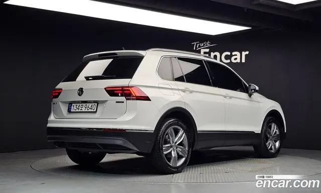 Volkswagen Tiguan 2018 2.0 автомат (гидро), миниатюра 2