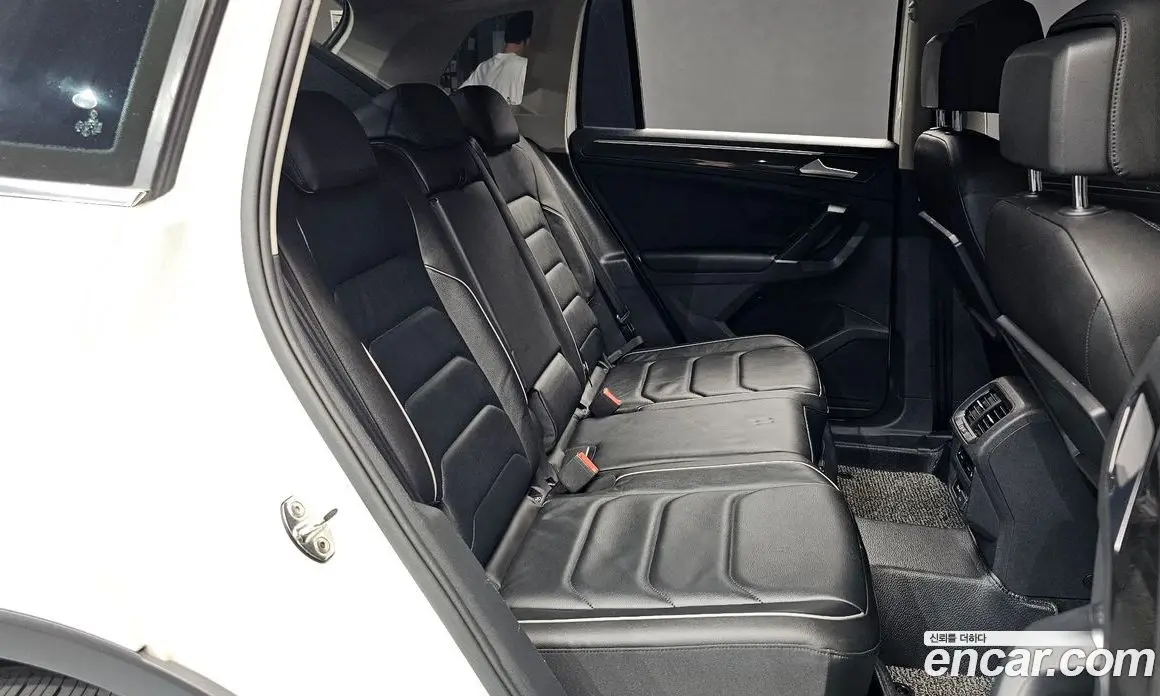 Volkswagen Tiguan 2018 2.0 автомат (гидро), фото 12