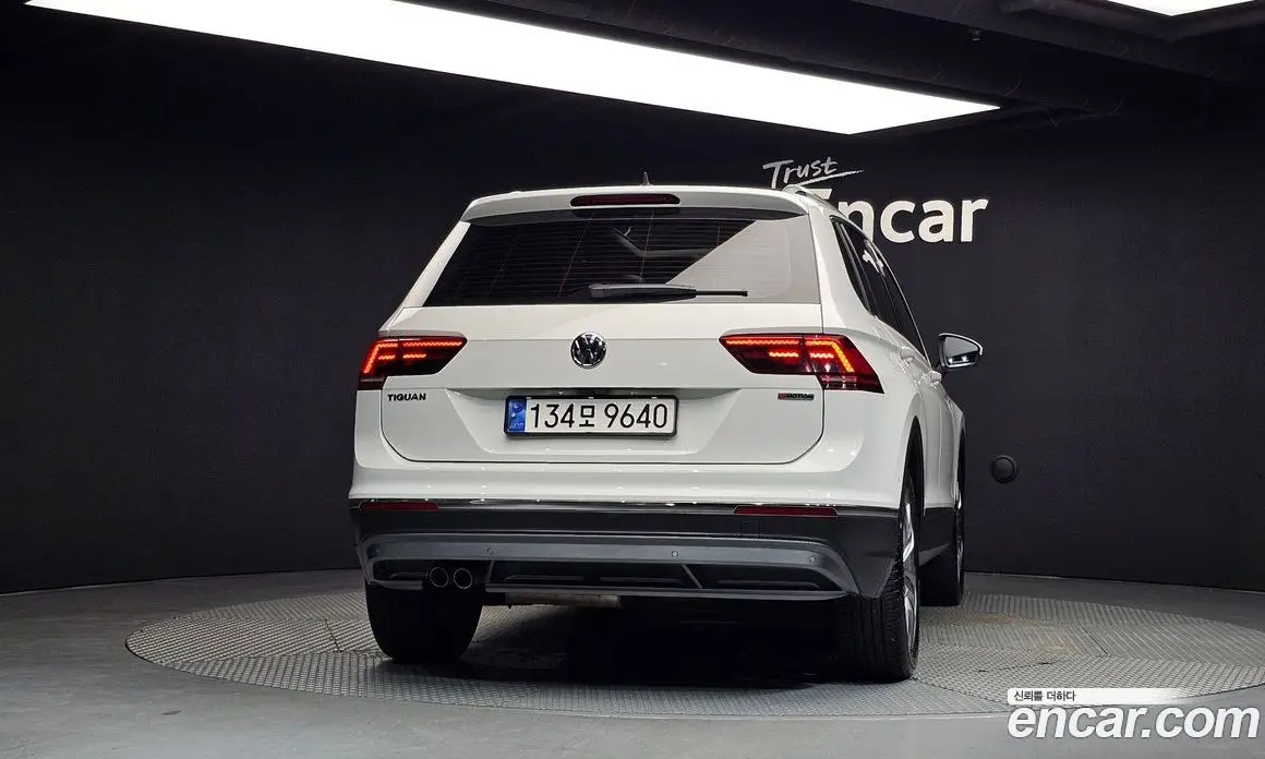 Volkswagen Tiguan 2018 2.0 автомат (гидро), фото 4