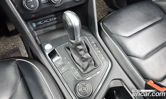 Volkswagen Tiguan 2018 2.0 автомат (гидро), миниатюра 9