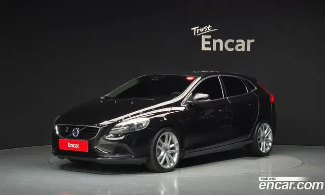 Volvo V40, 2016, 184 049 км Volvo V40, 2016, 184 049 км